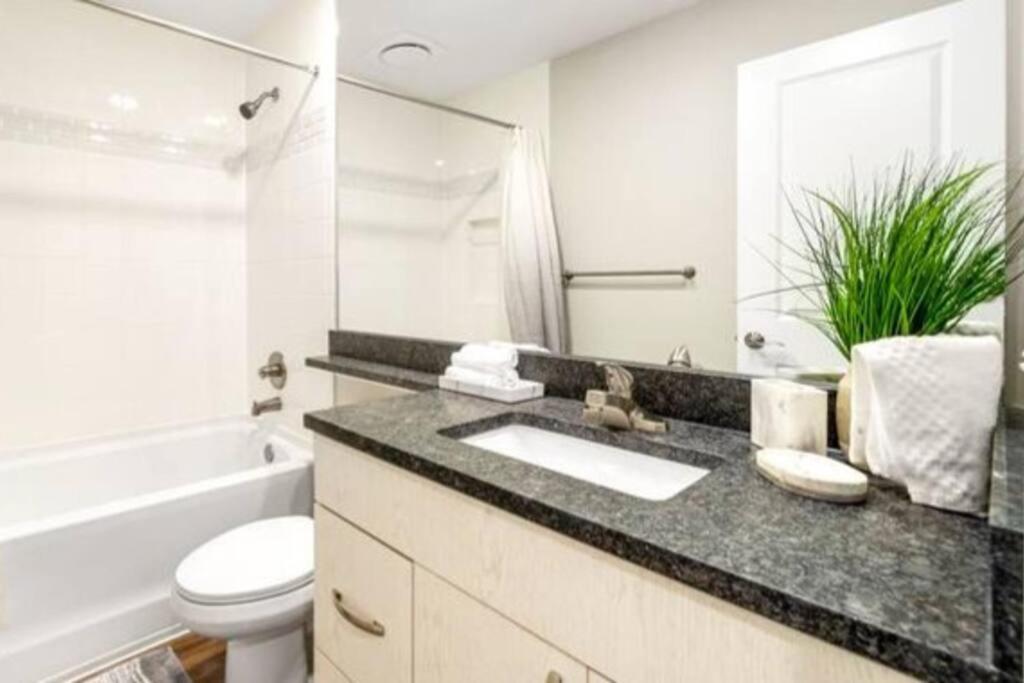 High-End On A Budget At Truist Park Атланта Екстериор снимка